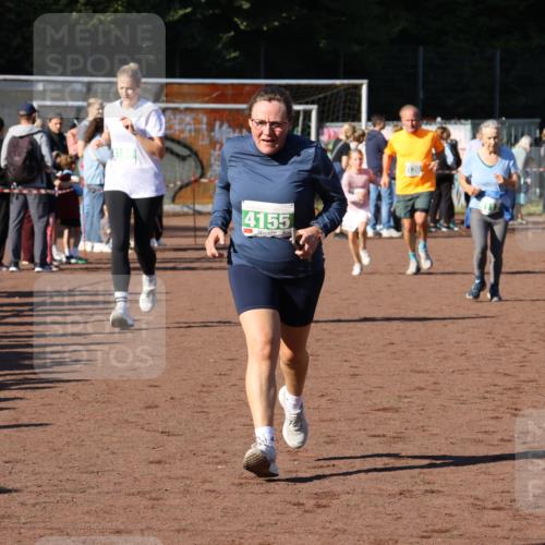 27.09.2026 - 35. Volkslauf durch das schöne Alstertal Strokosch-Dieckow http://msf.ph/oto/10569069 27.09.2026 10:59:50 Ziel 4117, 4130, 4134, 4155, 4159, 4160 meine-sportfotos.de