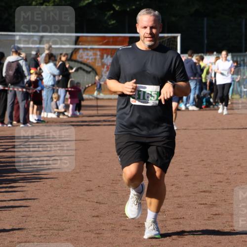 27.09.2026 - 35. Volkslauf durch das schöne Alstertal Strokosch-Dieckow http://msf.ph/oto/10569082 27.09.2026 10:59:43 Ziel 4155, 4165, 4235 meine-sportfotos.de