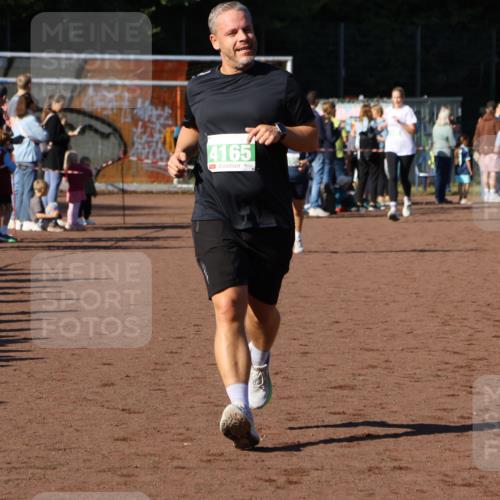 27.09.2026 - 35. Volkslauf durch das schöne Alstertal Strokosch-Dieckow http://msf.ph/oto/10569123 27.09.2026 10:59:42 Ziel 4155, 4165, 4235 meine-sportfotos.de