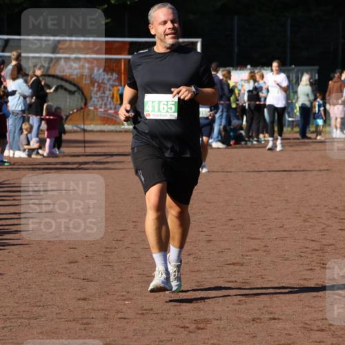 27.09.2026 - 35. Volkslauf durch das schöne Alstertal Strokosch-Dieckow http://msf.ph/oto/10569129 27.09.2026 10:59:42 Ziel 4155, 4165, 4235 meine-sportfotos.de