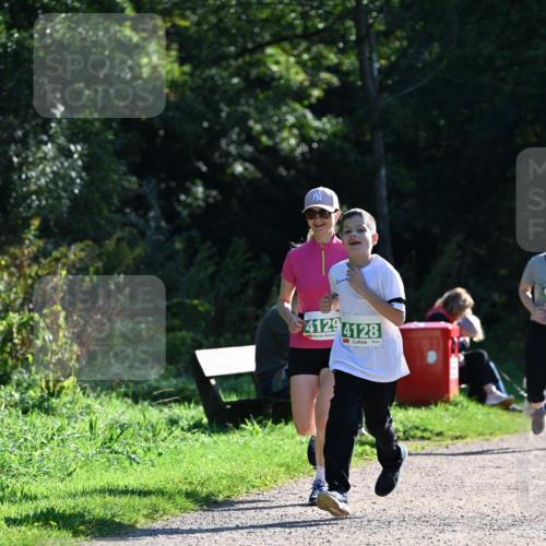 27.09.2026 - 35. Volkslauf durch das schöne Alstertal Dr. Thomas Lammeyer http://msf.ph/oto/10569195 27.09.2026 10:56:30 Laufen 4129, 4128 meine-sportfotos.de