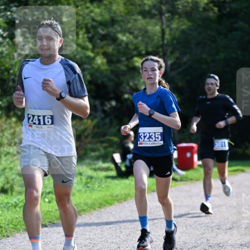 27.09.2026 - 35. Volkslauf durch das schöne Alstertal Dr. Thomas Lammeyer http://msf.ph/oto/10570142 27.09.2026 11:09:56 Laufen 2416, 3235, 3011 meine-sportfotos.de