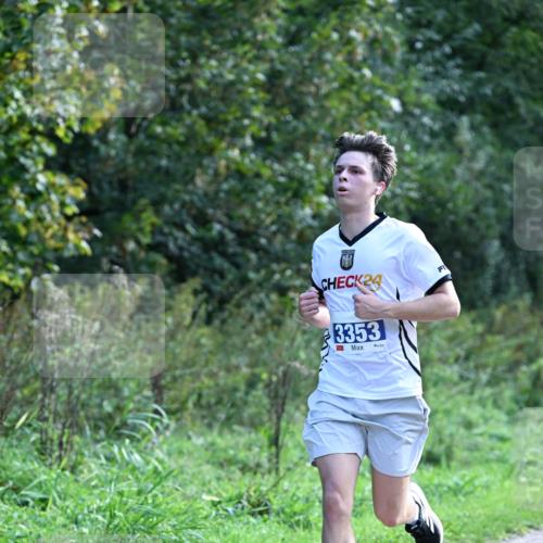 27.09.2026 - 35. Volkslauf durch das schöne Alstertal Dr. Thomas Lammeyer http://msf.ph/oto/10570200 27.09.2026 11:10:30 Laufen 24, 3353 meine-sportfotos.de