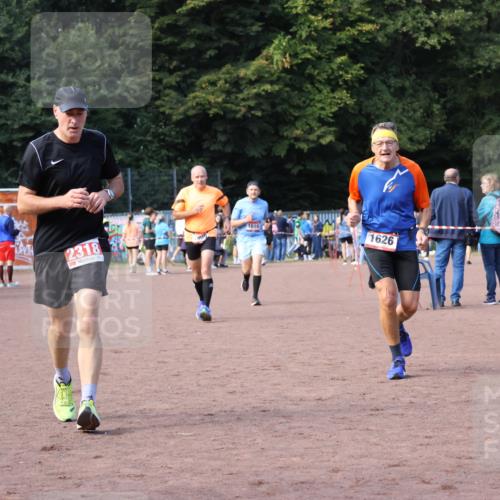 27.09.2026 - 35. Volkslauf durch das schöne Alstertal Strokosch-Dieckow http://msf.ph/oto/10570505 27.09.2026 12:17:58 Ziel 1609, 1619, 1626, 2318, 2378 meine-sportfotos.de