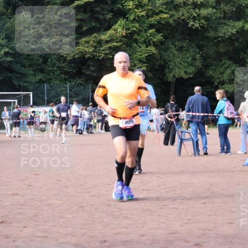 27.09.2026 - 35. Volkslauf durch das schöne Alstertal Strokosch-Dieckow http://msf.ph/oto/10570519 27.09.2026 12:18:02 Ziel 1609, 1619, 1626, 2318, 2962 meine-sportfotos.de