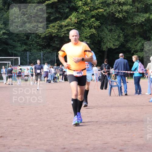 27.09.2026 - 35. Volkslauf durch das schöne Alstertal Strokosch-Dieckow http://msf.ph/oto/10570524 27.09.2026 12:18:03 Ziel 1609, 1619, 1626, 2318, 2962 meine-sportfotos.de
