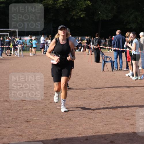 27.09.2026 - 35. Volkslauf durch das schöne Alstertal Strokosch-Dieckow http://msf.ph/oto/10570677 27.09.2026 12:18:28 Ziel 1082, 2243 meine-sportfotos.de