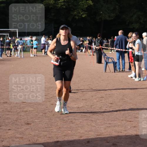 27.09.2026 - 35. Volkslauf durch das schöne Alstertal Strokosch-Dieckow http://msf.ph/oto/10570682 27.09.2026 12:18:28 Ziel 1082, 2243 meine-sportfotos.de