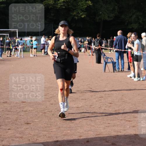 27.09.2026 - 35. Volkslauf durch das schöne Alstertal Strokosch-Dieckow http://msf.ph/oto/10570691 27.09.2026 12:18:28 Ziel 1082, 2243 meine-sportfotos.de