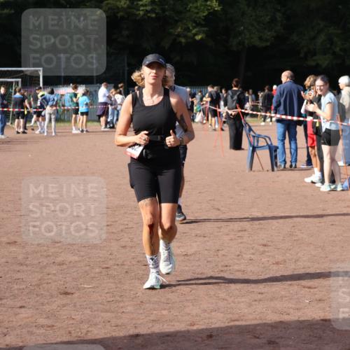 27.09.2026 - 35. Volkslauf durch das schöne Alstertal Strokosch-Dieckow http://msf.ph/oto/10570701 27.09.2026 12:18:28 Ziel 1082, 2243 meine-sportfotos.de