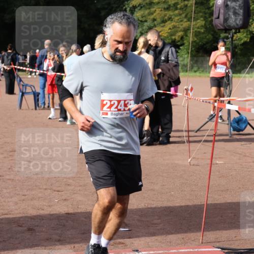 27.09.2026 - 35. Volkslauf durch das schöne Alstertal Strokosch-Dieckow http://msf.ph/oto/10570751 27.09.2026 12:18:31 Ziel 1082, 2243 meine-sportfotos.de