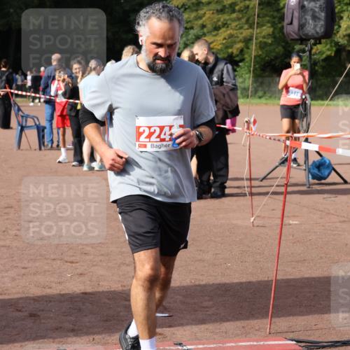 27.09.2026 - 35. Volkslauf durch das schöne Alstertal Strokosch-Dieckow http://msf.ph/oto/10570755 27.09.2026 12:18:31 Ziel 1082, 2243 meine-sportfotos.de