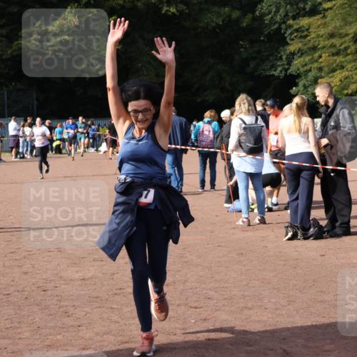 27.09.2026 - 35. Volkslauf durch das schöne Alstertal Strokosch-Dieckow http://msf.ph/oto/10570840 27.09.2026 12:18:46 Ziel 1057, 1629, 2299 meine-sportfotos.de