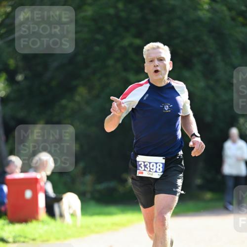 27.09.2026 - 35. Volkslauf durch das schöne Alstertal Dr. Thomas Lammeyer http://msf.ph/oto/10570850 27.09.2026 11:15:55 Laufen 3398 meine-sportfotos.de