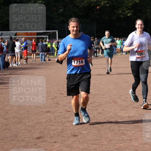 27.09.2026 - 35. Volkslauf durch das schöne Alstertal Strokosch-Dieckow http://msf.ph/oto/10570944 27.09.2026 12:18:55 Ziel 1055, 1716, 2153, 2493, 2964 meine-sportfotos.de
