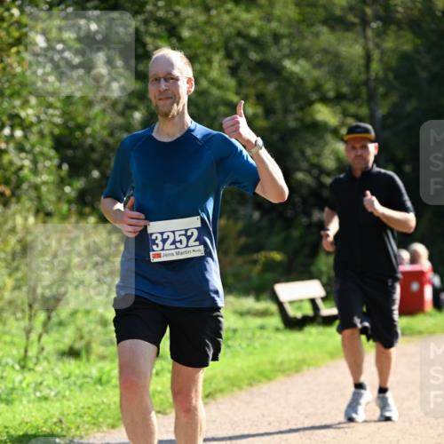 27.09.2026 - 35. Volkslauf durch das schöne Alstertal Dr. Thomas Lammeyer http://msf.ph/oto/10571010 27.09.2026 11:16:36 Laufen 3252 meine-sportfotos.de