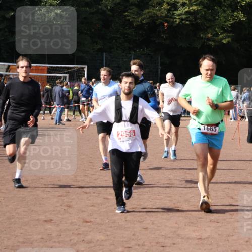 27.09.2026 - 35. Volkslauf durch das schöne Alstertal Strokosch-Dieckow http://msf.ph/oto/10571120 27.09.2026 12:19:11 Ziel 1580, 1627, 1665, 2283, 2454, 2956 meine-sportfotos.de