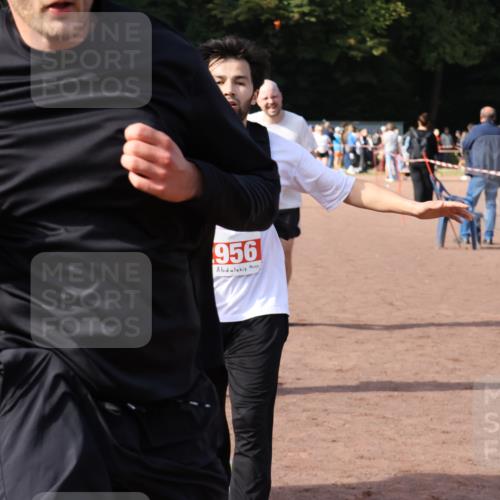 27.09.2026 - 35. Volkslauf durch das schöne Alstertal Strokosch-Dieckow http://msf.ph/oto/10571243 27.09.2026 12:19:14 Ziel 1580, 1621, 1665, 2283, 2454, 2956 meine-sportfotos.de