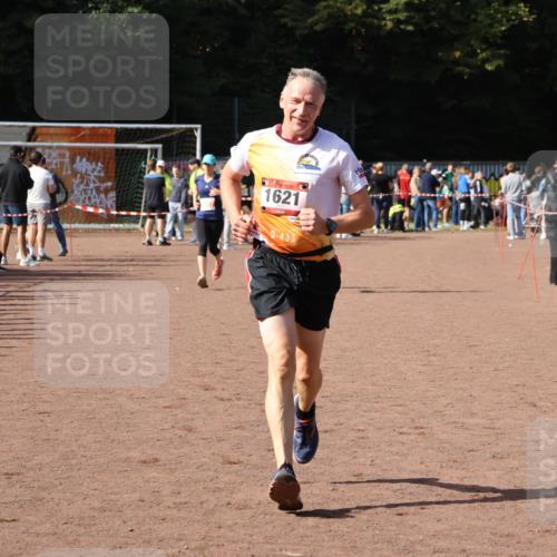 27.09.2026 - 35. Volkslauf durch das schöne Alstertal Strokosch-Dieckow http://msf.ph/oto/10571255 27.09.2026 12:19:21 Ziel 1621, 2007, 2507 meine-sportfotos.de