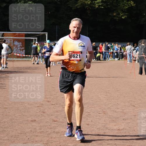 27.09.2026 - 35. Volkslauf durch das schöne Alstertal Strokosch-Dieckow http://msf.ph/oto/10571274 27.09.2026 12:19:22 Ziel 1621, 2007, 2507 meine-sportfotos.de