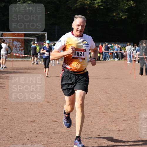 27.09.2026 - 35. Volkslauf durch das schöne Alstertal Strokosch-Dieckow http://msf.ph/oto/10571284 27.09.2026 12:19:22 Ziel 1621, 2007, 2507 meine-sportfotos.de