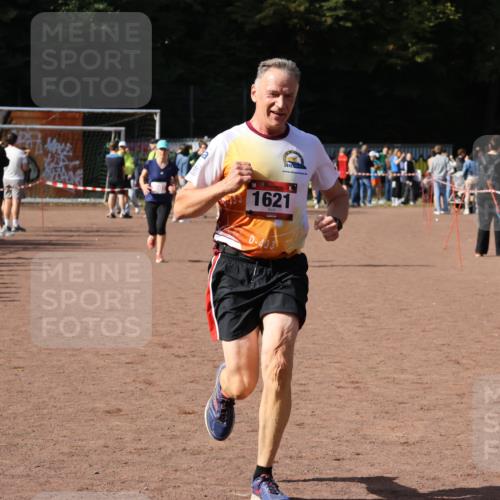 27.09.2026 - 35. Volkslauf durch das schöne Alstertal Strokosch-Dieckow http://msf.ph/oto/10571288 27.09.2026 12:19:22 Ziel 1621, 2007, 2507 meine-sportfotos.de