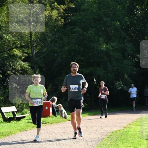 27.09.2026 - 35. Volkslauf durch das schöne Alstertal Dr. Thomas Lammeyer http://msf.ph/oto/10571461 27.09.2026 11:19:08 Laufen 3428, 3317, 1, 1 meine-sportfotos.de