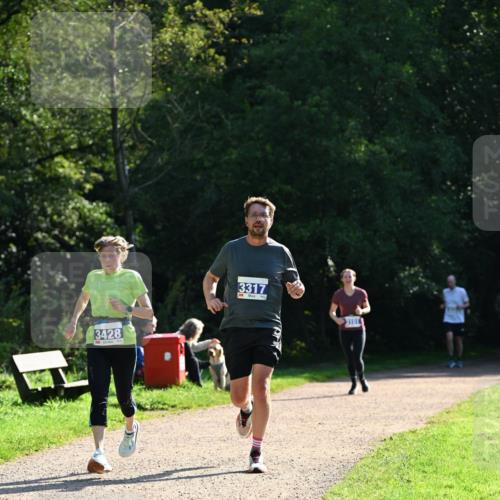 27.09.2026 - 35. Volkslauf durch das schöne Alstertal Dr. Thomas Lammeyer http://msf.ph/oto/10571464 27.09.2026 11:19:08 Laufen 3428, 3317, 3 meine-sportfotos.de