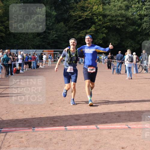 27.09.2026 - 35. Volkslauf durch das schöne Alstertal Strokosch-Dieckow http://msf.ph/oto/10571487 27.09.2026 12:19:50 Ziel 1587, 2051, 2498 meine-sportfotos.de