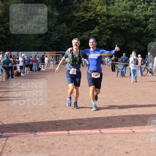 27.09.2026 - 35. Volkslauf durch das schöne Alstertal Strokosch-Dieckow http://msf.ph/oto/10571492 27.09.2026 12:19:50 Ziel 1587, 2051, 2498 meine-sportfotos.de