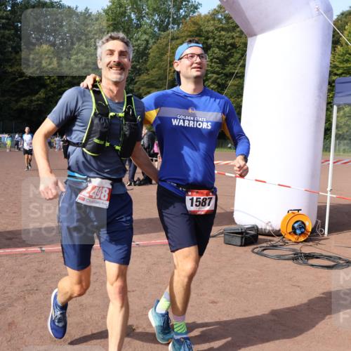 27.09.2026 - 35. Volkslauf durch das schöne Alstertal Strokosch-Dieckow http://msf.ph/oto/10571555 27.09.2026 12:19:52 Ziel 1587, 2051, 2498 meine-sportfotos.de
