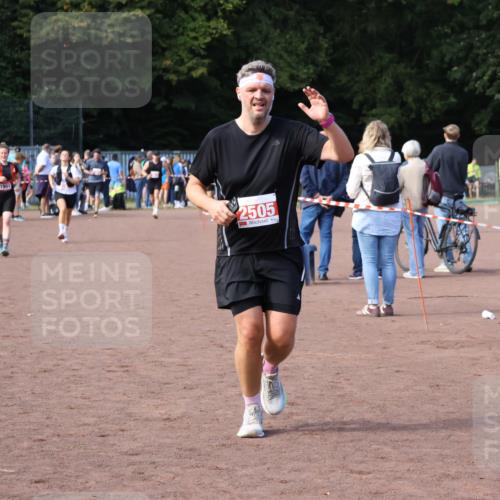 27.09.2026 - 35. Volkslauf durch das schöne Alstertal Strokosch-Dieckow http://msf.ph/oto/10571673 27.09.2026 12:20:15 Ziel 2313, 2426, 2505 meine-sportfotos.de