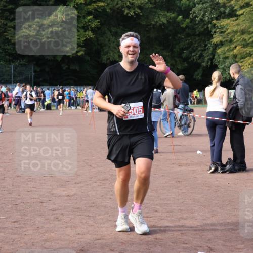 27.09.2026 - 35. Volkslauf durch das schöne Alstertal Strokosch-Dieckow http://msf.ph/oto/10571705 27.09.2026 12:20:16 Ziel 1901, 2313, 2426, 2505 meine-sportfotos.de