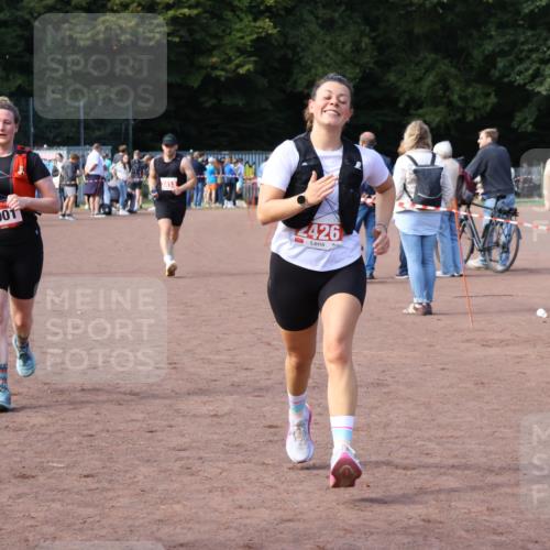 27.09.2026 - 35. Volkslauf durch das schöne Alstertal Strokosch-Dieckow http://msf.ph/oto/10571755 27.09.2026 12:20:23 Ziel 1901, 2240, 2413, 2426 meine-sportfotos.de