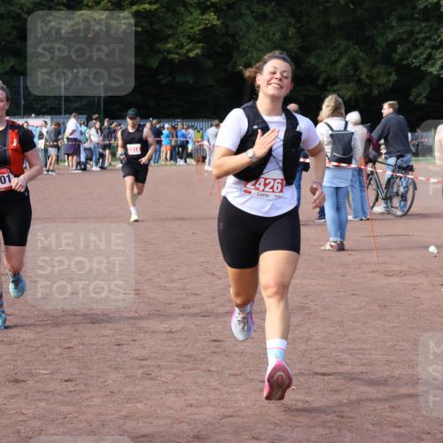 27.09.2026 - 35. Volkslauf durch das schöne Alstertal Strokosch-Dieckow http://msf.ph/oto/10571759 27.09.2026 12:20:23 Ziel 1901, 2240, 2413, 2426 meine-sportfotos.de