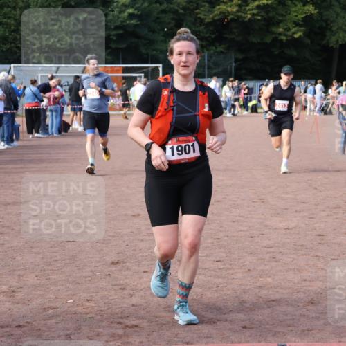 27.09.2026 - 35. Volkslauf durch das schöne Alstertal Strokosch-Dieckow http://msf.ph/oto/10571764 27.09.2026 12:20:24 Ziel 1901, 2240, 2413, 2426 meine-sportfotos.de