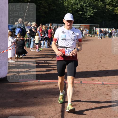27.09.2026 - 35. Volkslauf durch das schöne Alstertal Strokosch-Dieckow http://msf.ph/oto/10571767 27.09.2026 11:21:07 Ziel 3246, 3252, 3269, 3394 meine-sportfotos.de