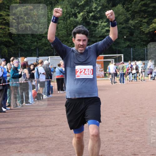27.09.2026 - 35. Volkslauf durch das schöne Alstertal Strokosch-Dieckow http://msf.ph/oto/10571838 27.09.2026 12:20:28 Ziel 1901, 2240, 2413 meine-sportfotos.de