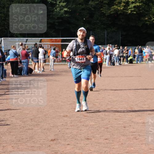27.09.2026 - 35. Volkslauf durch das schöne Alstertal Strokosch-Dieckow http://msf.ph/oto/10571864 27.09.2026 12:20:51 Ziel 1079, 1641, 2074, 2974 meine-sportfotos.de