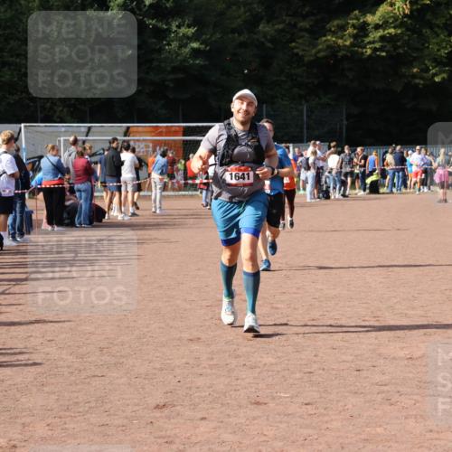 27.09.2026 - 35. Volkslauf durch das schöne Alstertal Strokosch-Dieckow http://msf.ph/oto/10571869 27.09.2026 12:20:51 Ziel 1079, 1641, 2074, 2974 meine-sportfotos.de