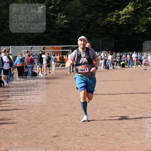 27.09.2026 - 35. Volkslauf durch das schöne Alstertal Strokosch-Dieckow http://msf.ph/oto/10571909 27.09.2026 12:20:51 Ziel 1079, 1641, 2074, 2974 meine-sportfotos.de