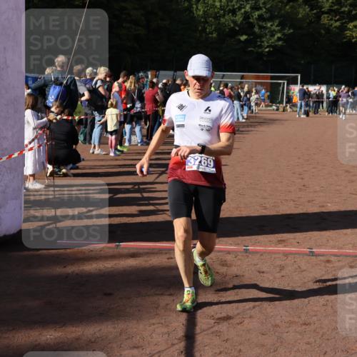 27.09.2026 - 35. Volkslauf durch das schöne Alstertal Strokosch-Dieckow http://msf.ph/oto/10571955 27.09.2026 11:21:07 Ziel 3246, 3252, 3269, 3394 meine-sportfotos.de