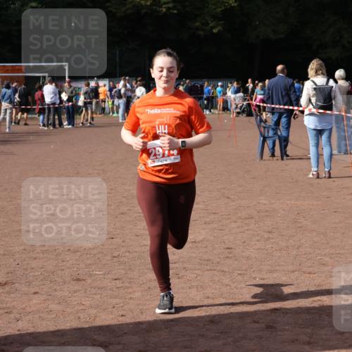 27.09.2026 - 35. Volkslauf durch das schöne Alstertal Strokosch-Dieckow http://msf.ph/oto/10571986 27.09.2026 12:20:57 Ziel 1079, 1641, 2074, 2974 meine-sportfotos.de