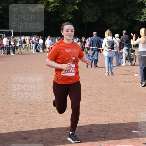 27.09.2026 - 35. Volkslauf durch das schöne Alstertal Strokosch-Dieckow http://msf.ph/oto/10572009 27.09.2026 12:20:57 Ziel 1079, 1641, 2074, 2974 meine-sportfotos.de