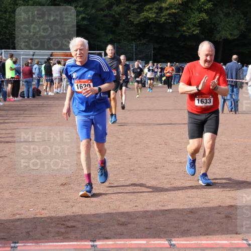 27.09.2026 - 35. Volkslauf durch das schöne Alstertal Strokosch-Dieckow http://msf.ph/oto/10572128 27.09.2026 12:21:30 Ziel 1620, 1633, 1635, 1639, 1640 meine-sportfotos.de