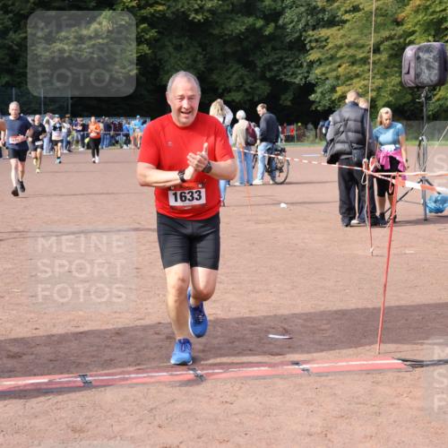 27.09.2026 - 35. Volkslauf durch das schöne Alstertal Strokosch-Dieckow http://msf.ph/oto/10572165 27.09.2026 12:21:32 Ziel 1615, 1620, 1633, 1635, 1639, 1640 meine-sportfotos.de