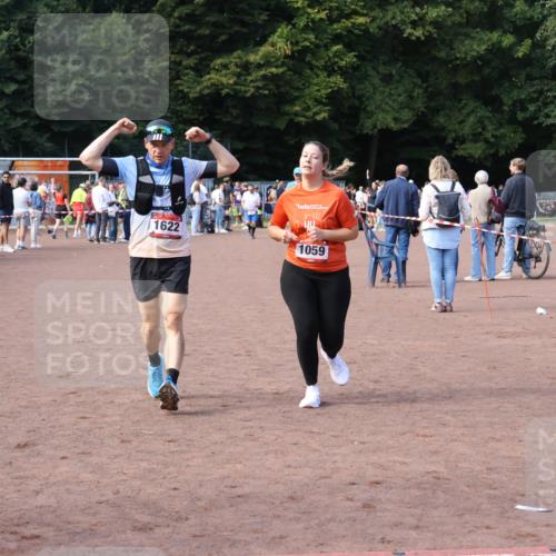 27.09.2026 - 35. Volkslauf durch das schöne Alstertal Strokosch-Dieckow http://msf.ph/oto/10572312 27.09.2026 12:21:43 Ziel 1059, 1615, 1622, 2025 meine-sportfotos.de