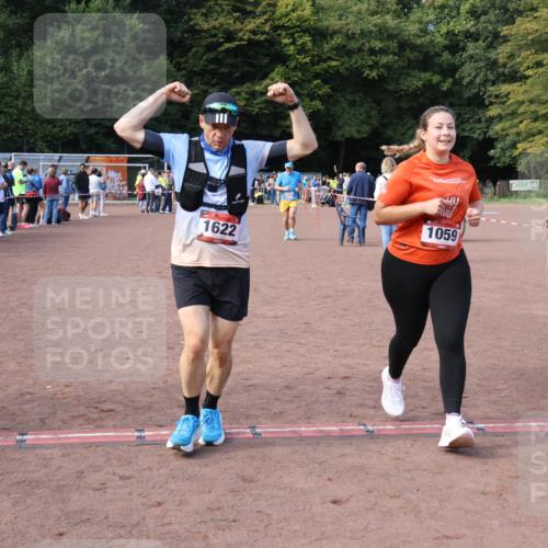 27.09.2026 - 35. Volkslauf durch das schöne Alstertal Strokosch-Dieckow http://msf.ph/oto/10572399 27.09.2026 12:21:44 Ziel 1059, 1622, 2025 meine-sportfotos.de