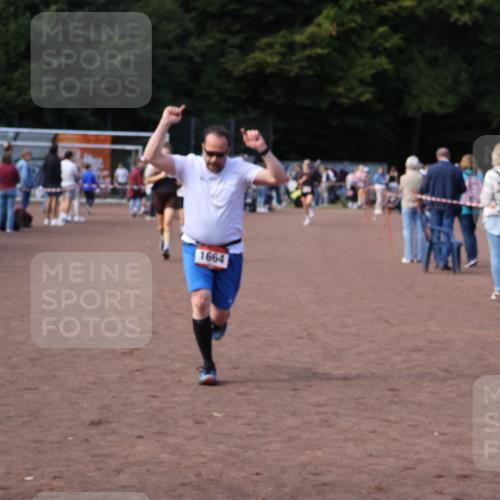 27.09.2026 - 35. Volkslauf durch das schöne Alstertal Strokosch-Dieckow http://msf.ph/oto/10572473 27.09.2026 12:21:55 Ziel 1664, 2023, 2025, 2247, 2332 meine-sportfotos.de