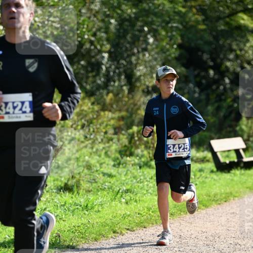 27.09.2026 - 35. Volkslauf durch das schöne Alstertal Dr. Thomas Lammeyer http://msf.ph/oto/10572487 27.09.2026 11:23:49 Laufen 3424, 24, 3425 meine-sportfotos.de